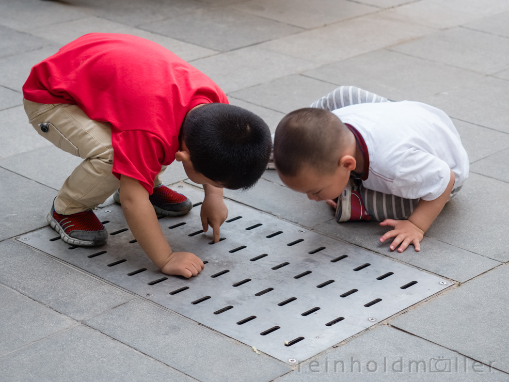 Spielende Kinder in Jinan