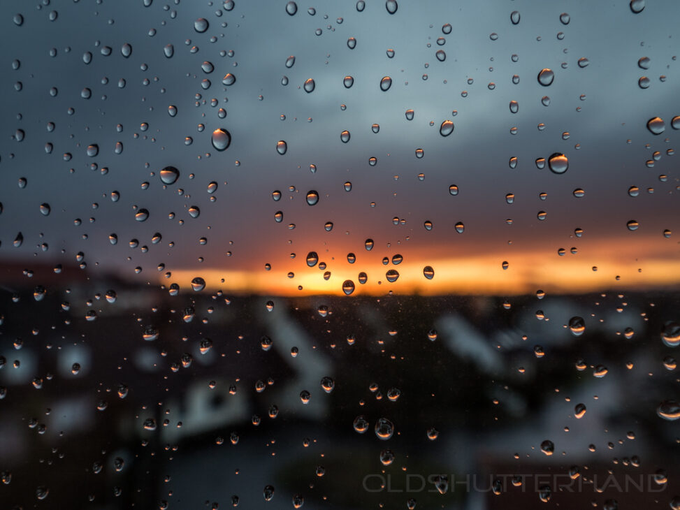 Regentropfen Sonnenuntergang