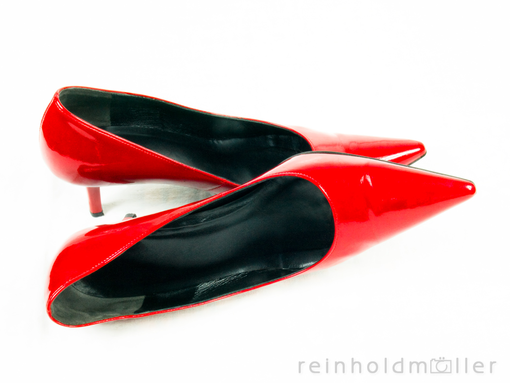 Geles rote Schuhe